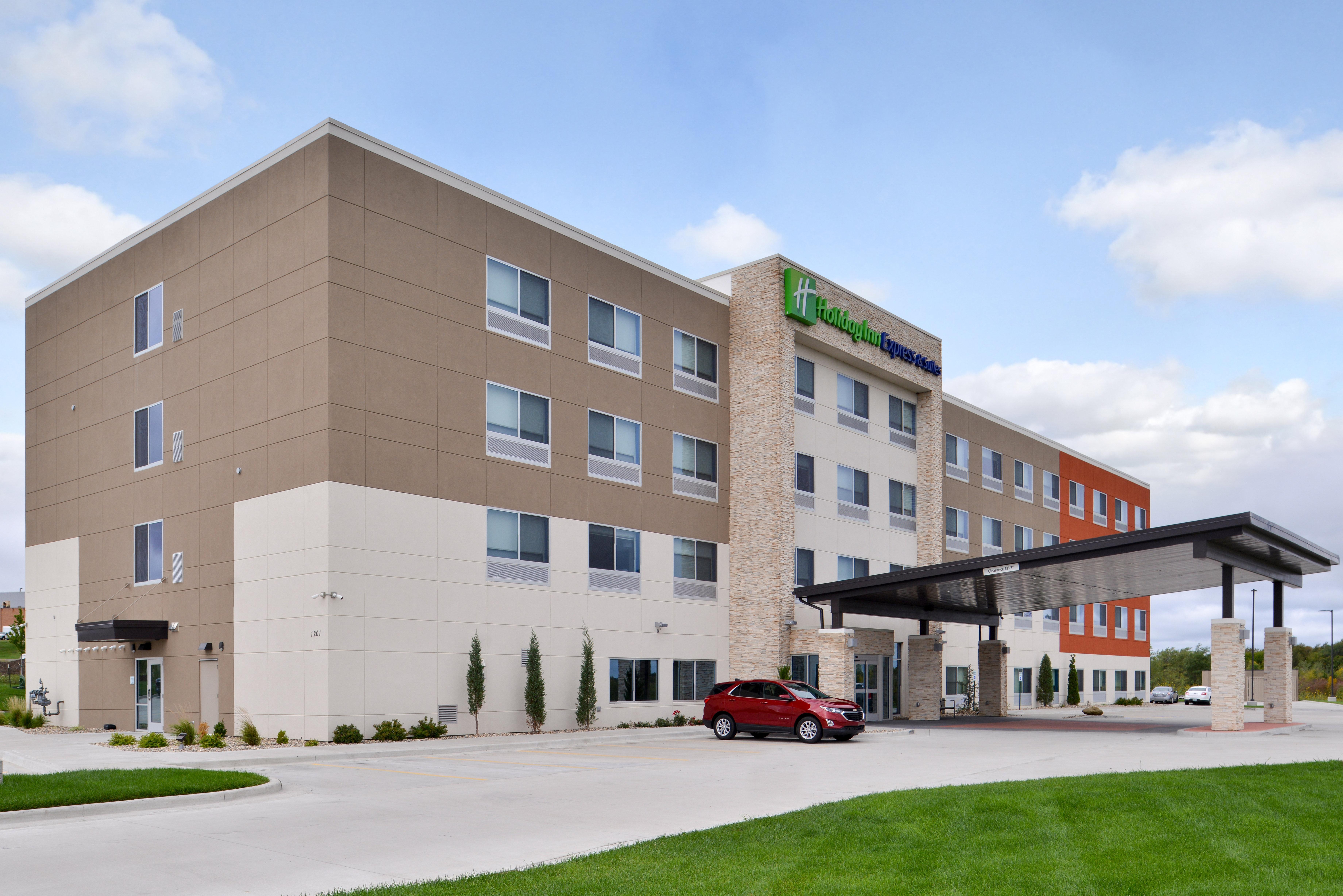 Holiday Inn Express & Suites - Kansas City - Lee'S Summit By Ihg Bagian luar foto
