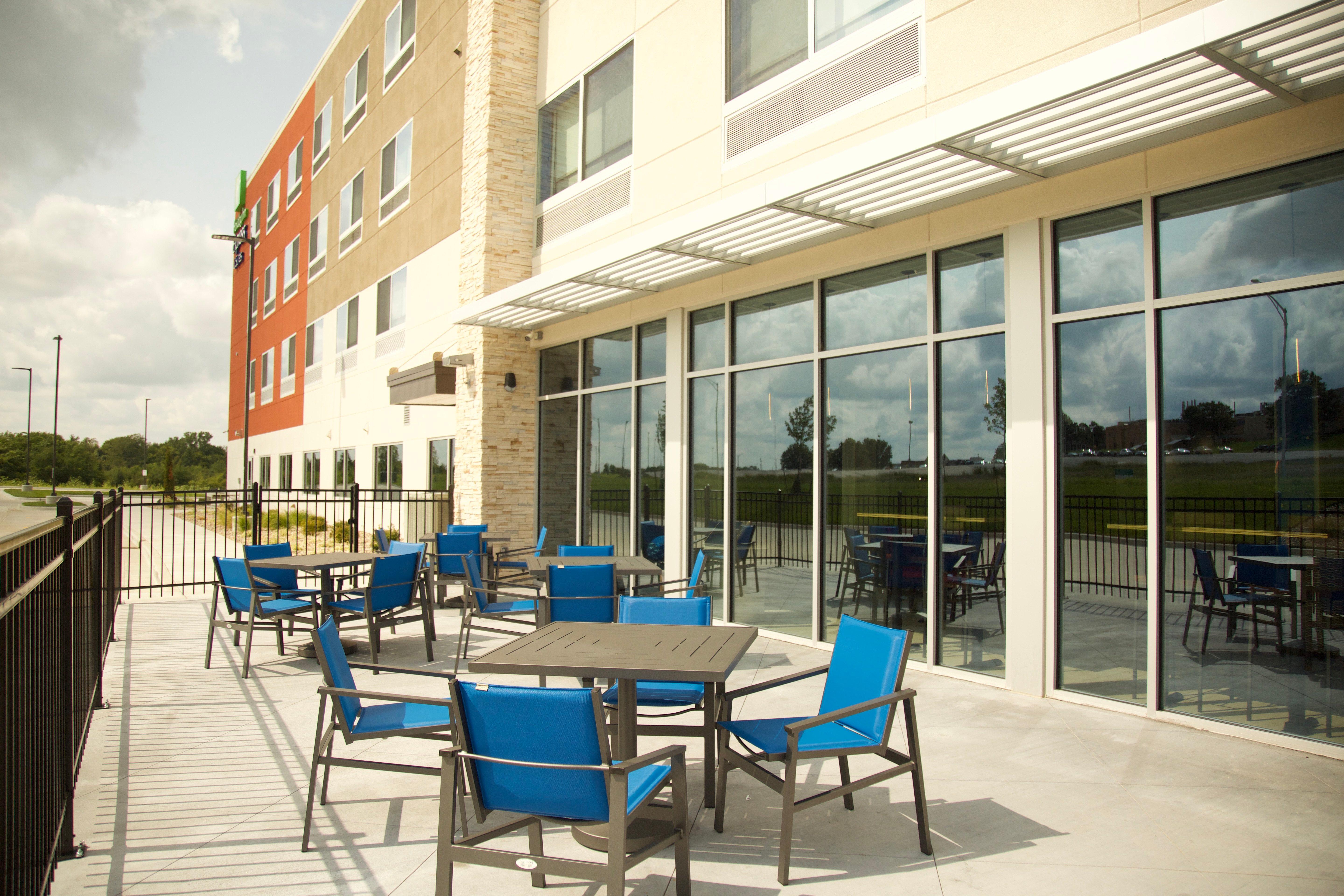Holiday Inn Express & Suites - Kansas City - Lee'S Summit By Ihg Bagian luar foto