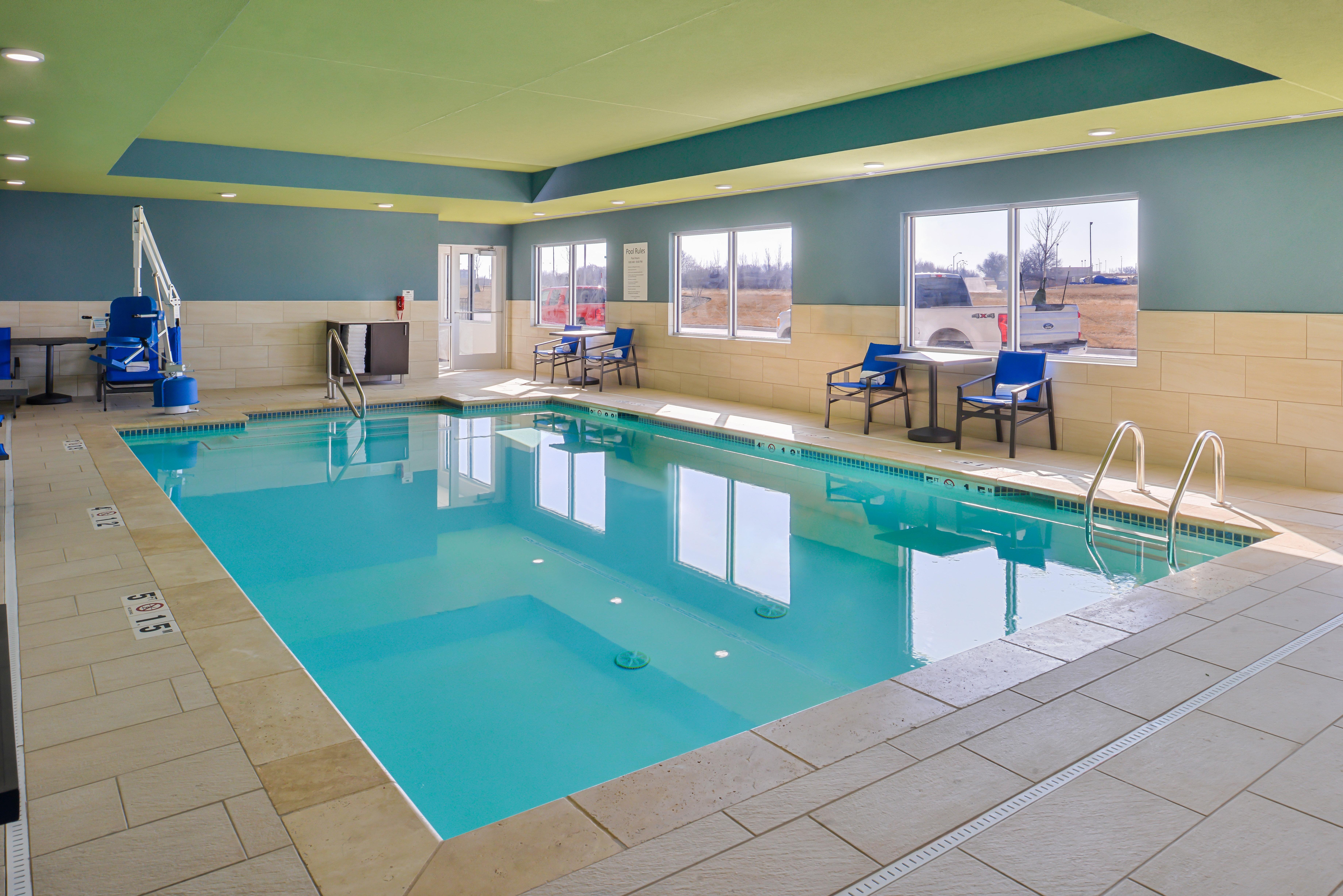 Holiday Inn Express & Suites - Kansas City - Lee'S Summit By Ihg Bagian luar foto
