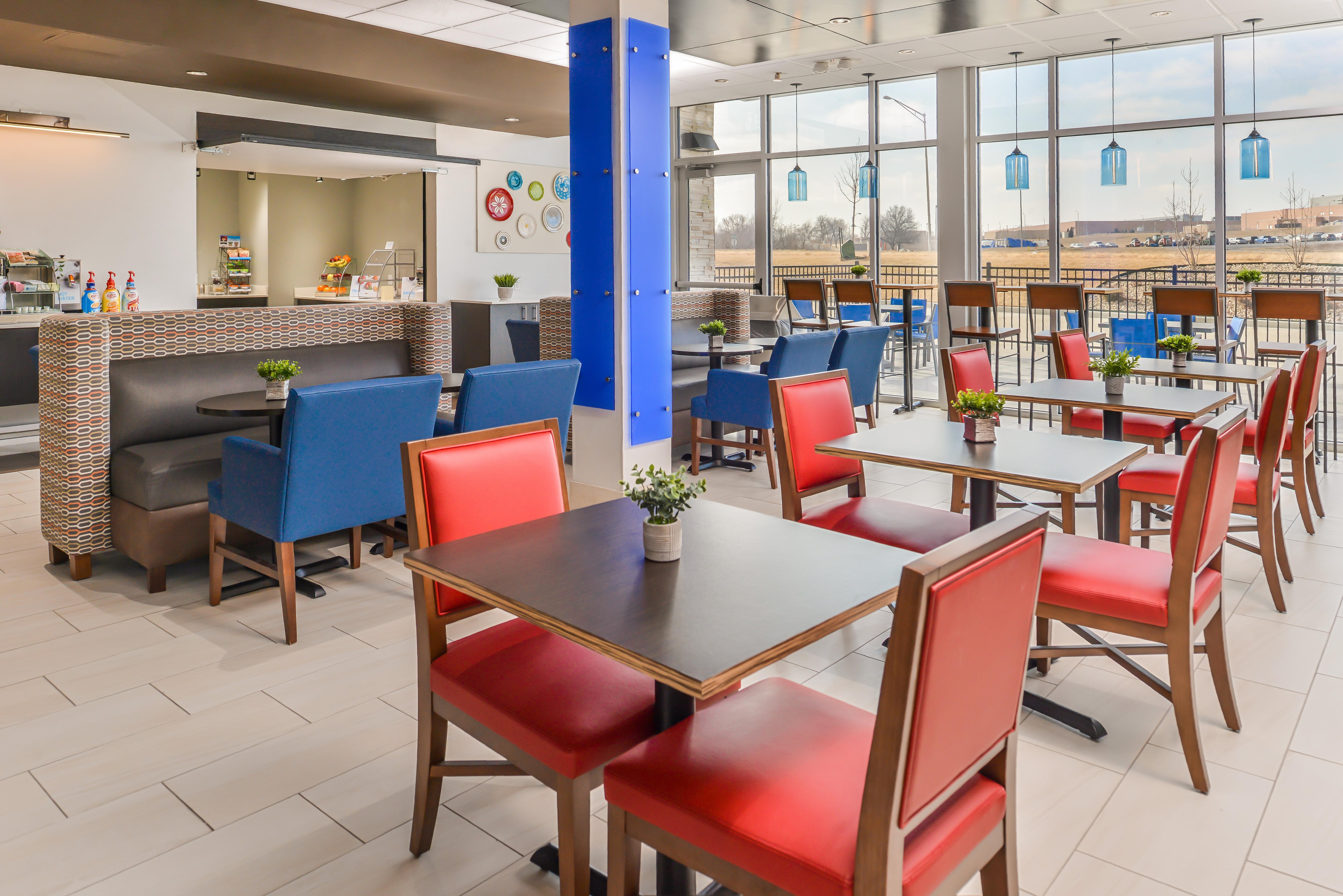 Holiday Inn Express & Suites - Kansas City - Lee'S Summit By Ihg Bagian luar foto